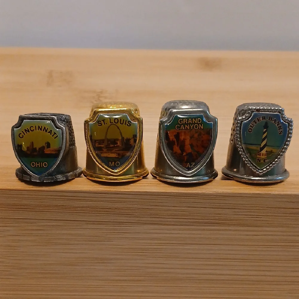 4 Souvenir Thimble Set